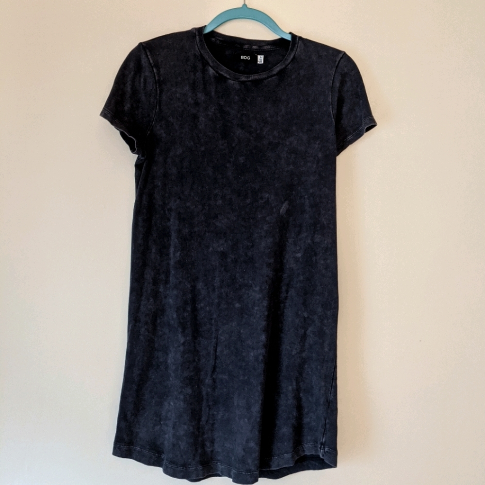 ❌SOLD❌ UO Washed Navy T-shirt Dress